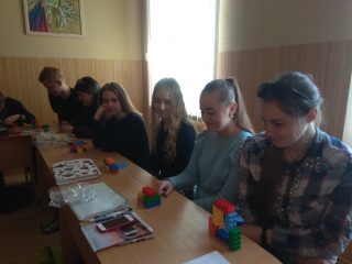 Впровадження ігрових та діяльнісних методів навчання в освітній процесс за допомогою набору шести цеглинок LEGO® DUPLO Впровадження ігрових та діяльнісних методів навчання в освітній процесс за допомогою набору шести цеглинок LEGO® DUPLO