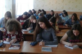 На філологічному факультеті до Дня вишиванки провели низку заходів На філологічному факультеті до Дня вишиванки провели низку заходів