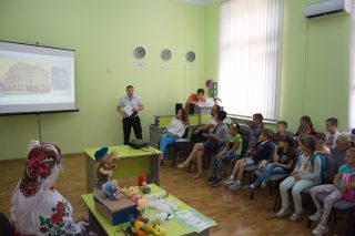 "День української гостинності" у Мелітопольському державному педагогічному університеті імені Богдана Хмельницького "День української гостинності" у Мелітопольському державному педагогічному університеті імені Богдана Хмельницького