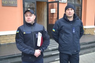 Фахівці ДСНС продовжують позапланові перевірки на об’єктах з масовим перебуванням людей Фахівці ДСНС продовжують позапланові перевірки на об’єктах з масовим перебуванням людей
