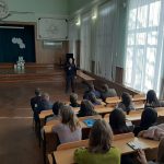 Рятувальники провели заняття зі студентами щодо мінної небезпеки